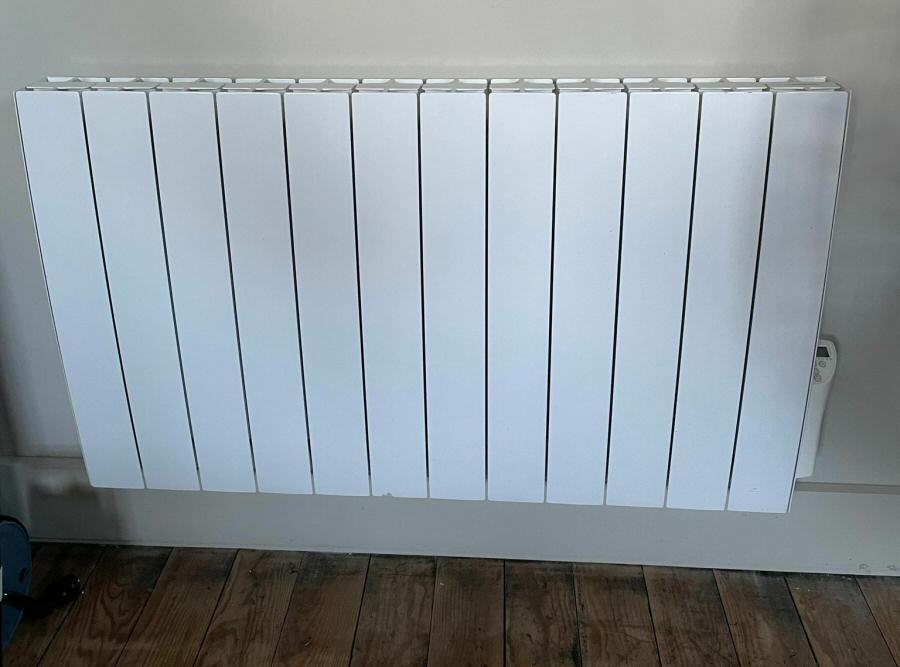 radiateur à inertie fluide vendu par Leroy Merlin