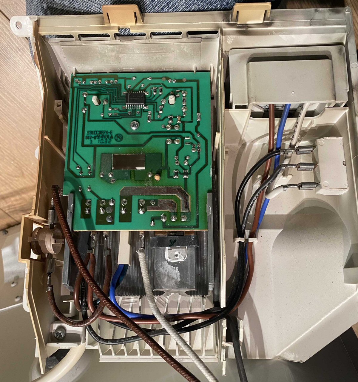 Carte électronique du thermostat du radiateur Concorde vector